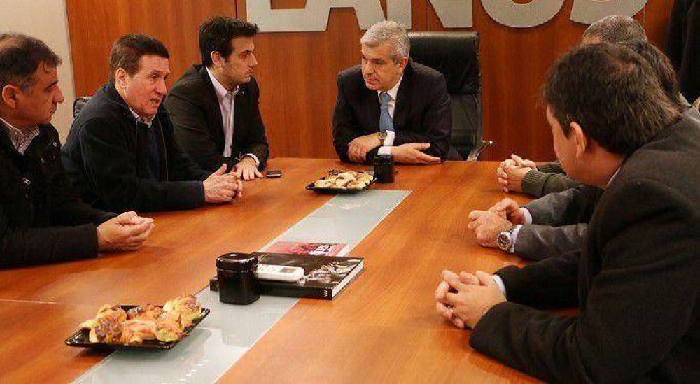 JULI�N DOM�NGUEZ RESPALD� LA CANDIDATURA DE JULI�N �LVAREZ