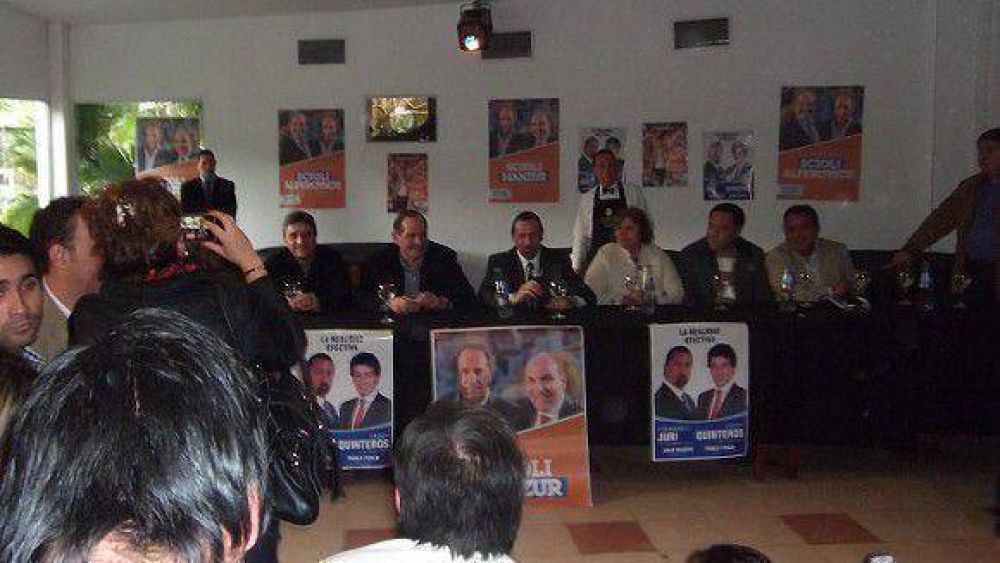 Juri compartio un acto junto al gobernador Alperovich y candidatos de la formula oficial