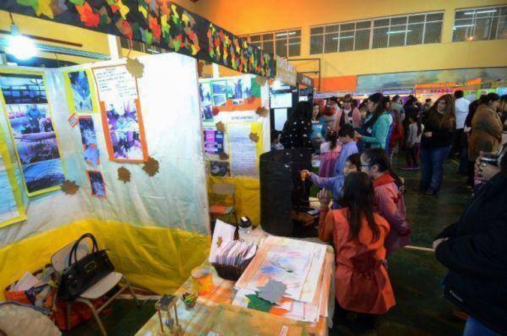 Comenz� la Feria de Educaci�n, Artes, Ciencias y Tecnolog�a Zonal R�o Grande