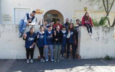 La C�mpora pint� la Escuela 23 de Arrecifes