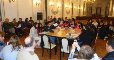 Con cuatro escuelas, sesion� el Concejo Estudiantil