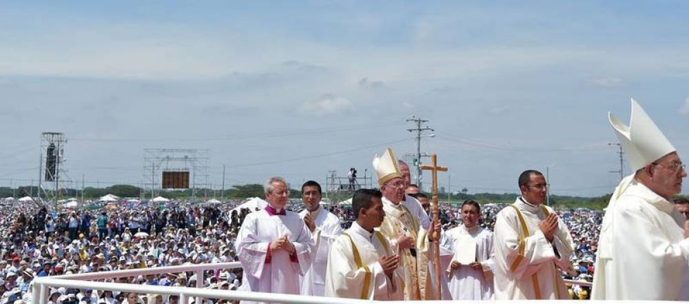 El Papa apuesta a la familia: “De los escándalos Dios puede hacer milagros”