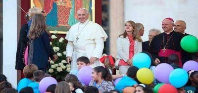 Las familias al centro del viaje del Papa Francisco
