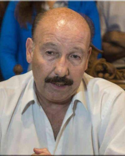 Inza no pag� los sueldos y el municipio se paraliza