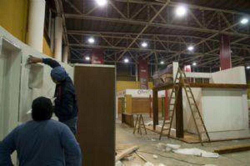 Cerca de 500 personas encaran la recta final para la apertura de la Fiesta