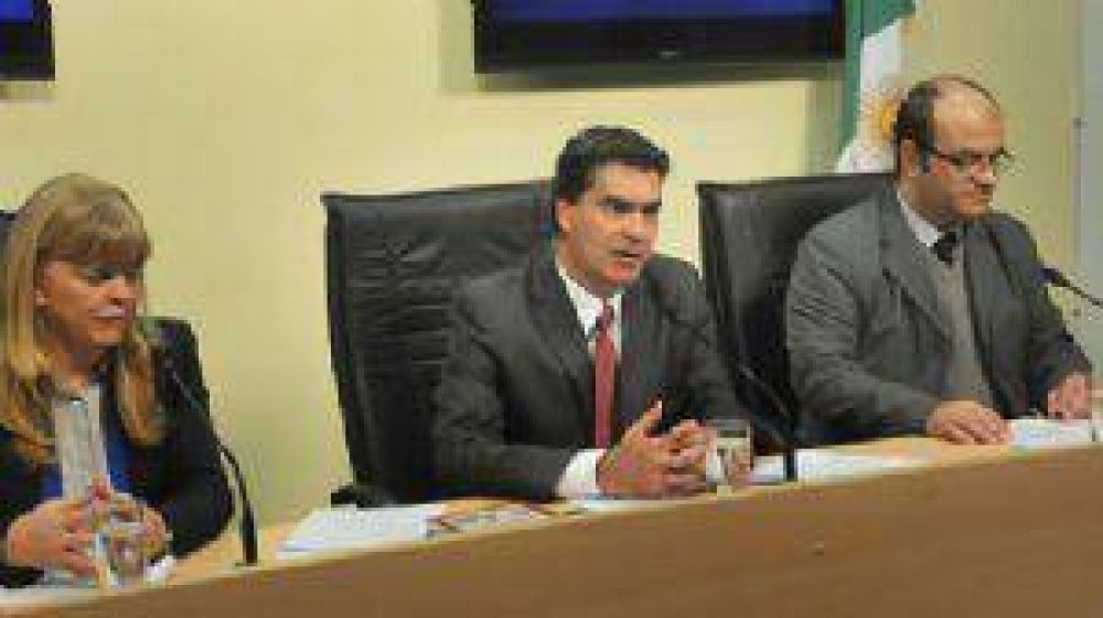 Capitanich promulg� la Ley de Juicio de Residencia