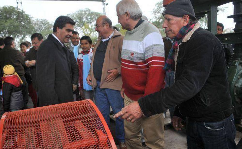 Capitanich inaugur� el Centro de Capacitaci�n para Ladrilleros: �Ustedes son un ejemplo de la abnegaci�n del trabajo�