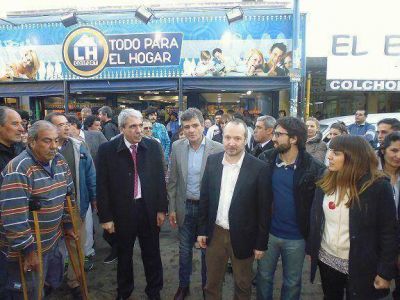 Fern�ndez y Sabbatella dieron su apoyo a Zabaleta en William Morris