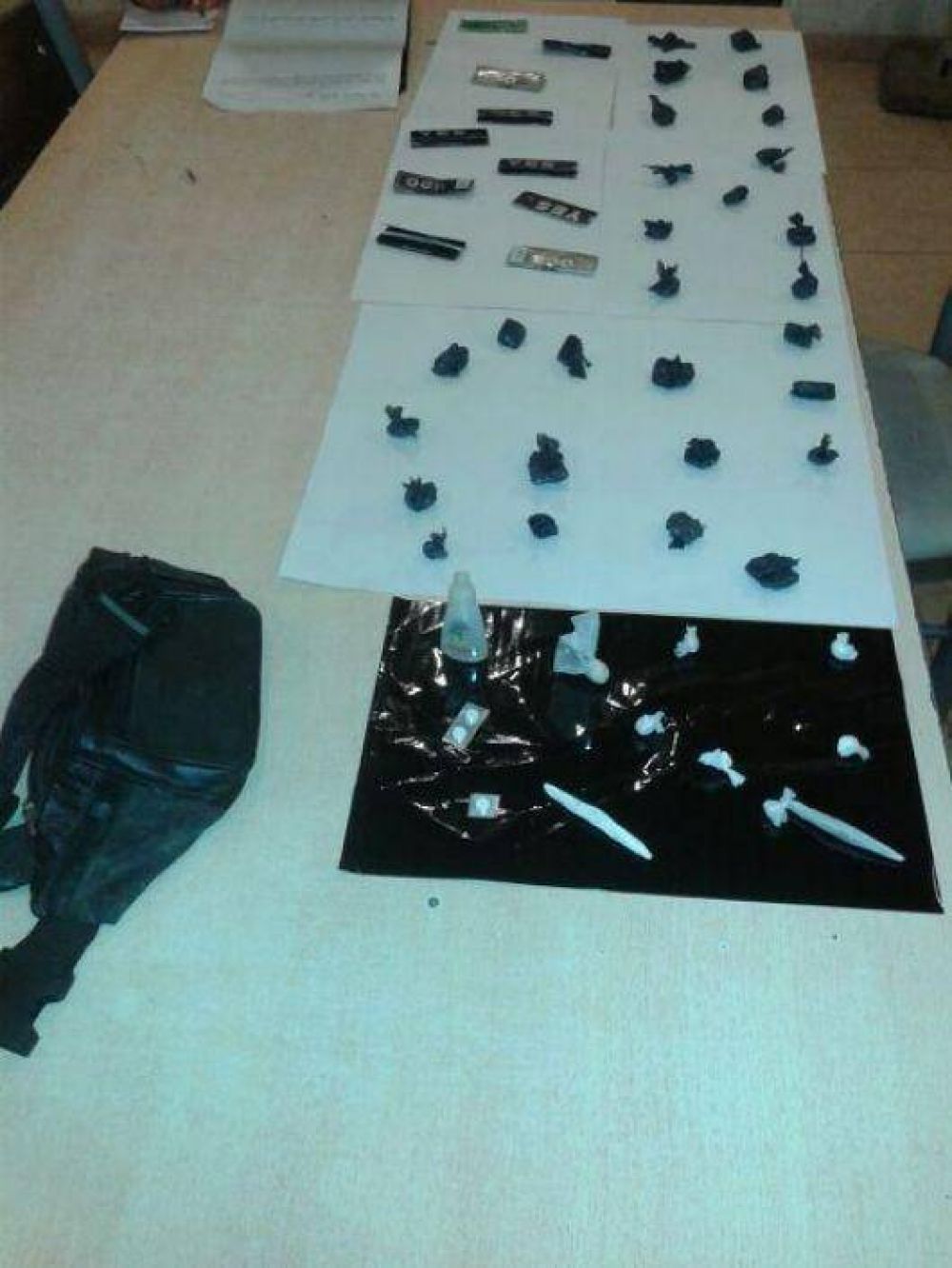 Vend�an drogas en la puerta de la Escuela Leloir: las arrojaron al verse rodeados