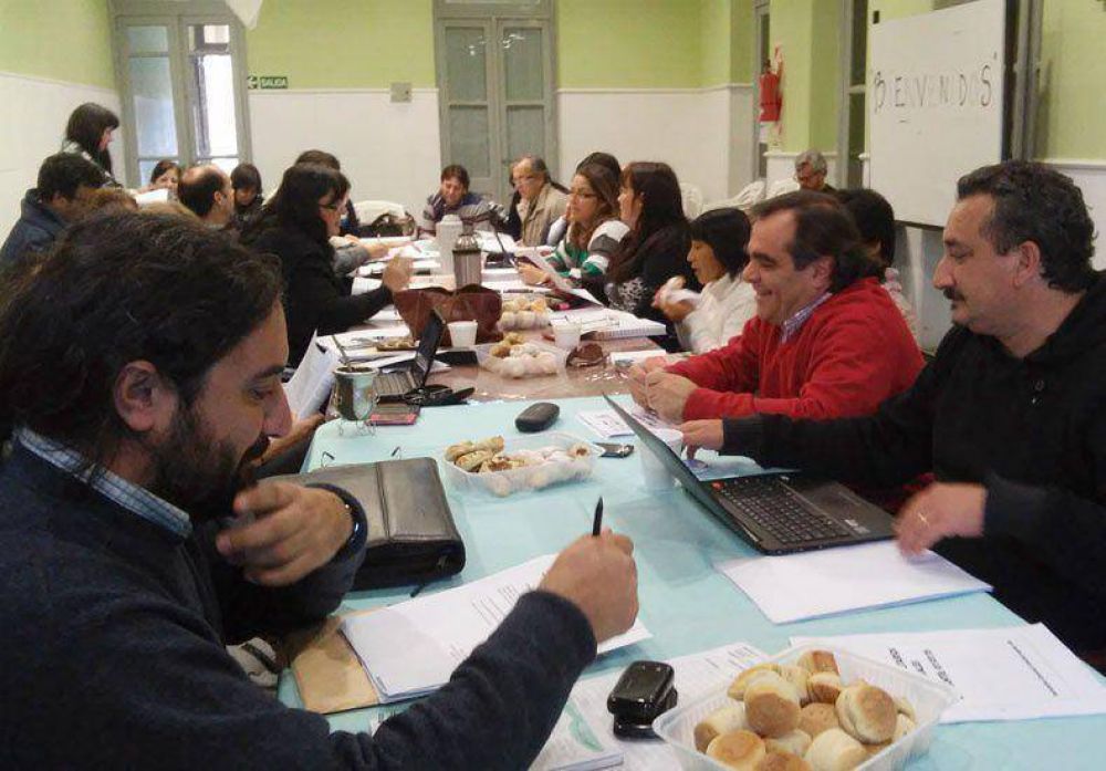 Agmer hizo responsable al gobierno del posible no reinicio del ciclo lectivo