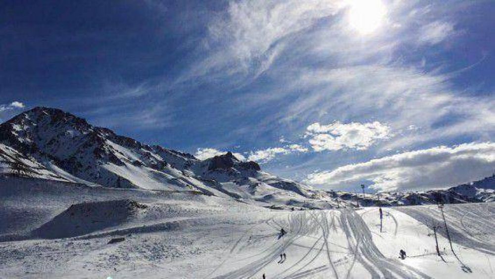Por falta de nieve, Las Le�as apuesta al turismo local