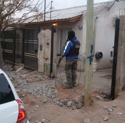 Detenidos en Villa Ceferino por robo a mano armada