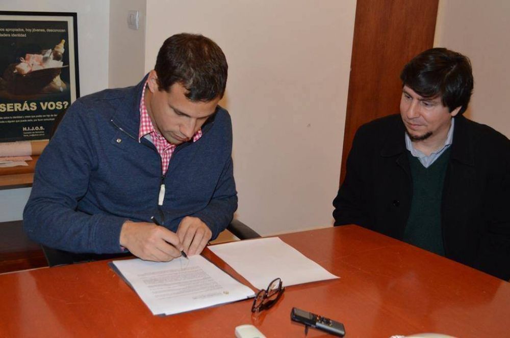 Firman convenio para nueva carrera universitaria a La Costa