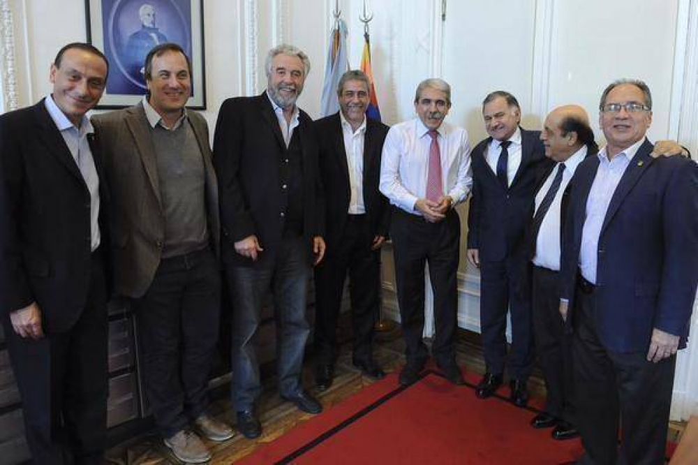 Intendentes le prometen �neutralidad� a An�bal