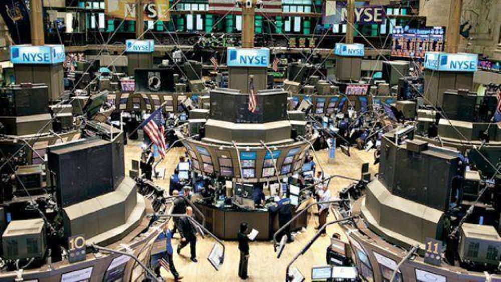 Wall Street se paraliz� con la ca�da de China y no pudo remontar una sesi�n de pesadilla