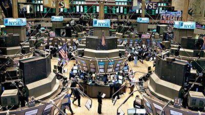 Wall Street se paraliz� con la ca�da de China y no pudo remontar una sesi�n de pesadilla