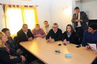 Julio Zamora recorri� Rinc�n de Milberg y dialog� con los vecinos