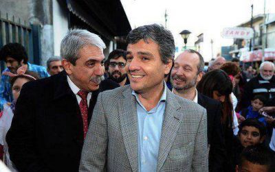 Juan Zabaleta, An�bal Fern�ndez y Mart�n Sabbatella recorrieron el centro comercial de William Morris en Hurlingham