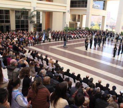La gente cop� la Plaza Seca y fue protagonista del cambio de guardia