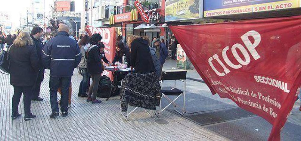 Trabajadores del Alende reclamaron mejoras salariales