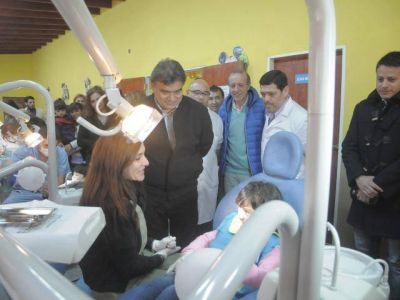Se inaugur� el primer centro municipal de odontopediatr�a