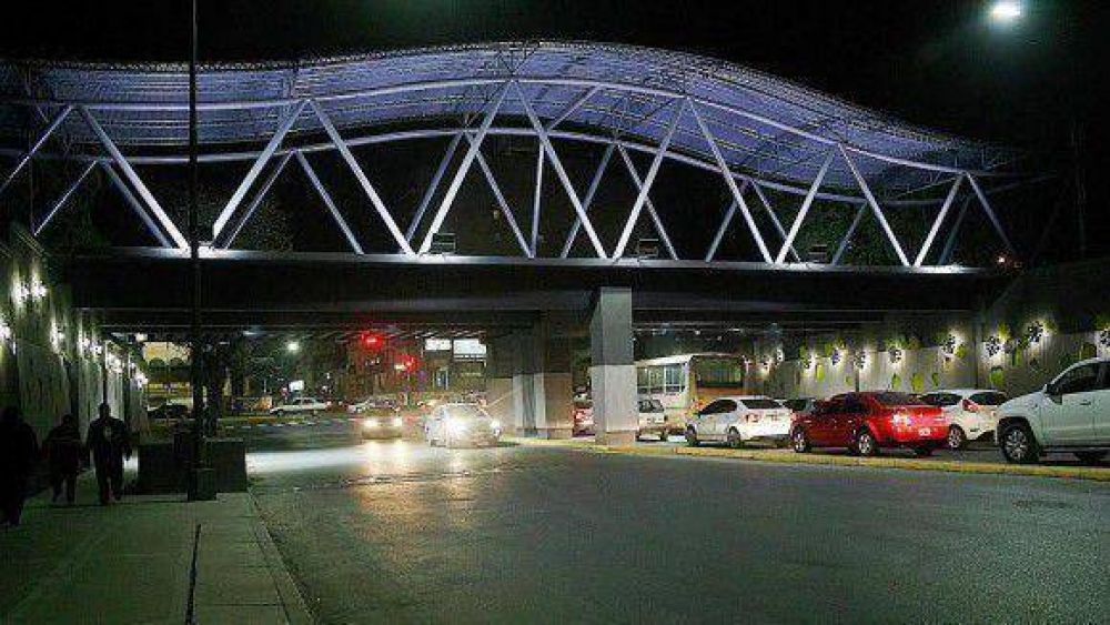 Inauguraron las revalorizaci�n del Puente Central C�rdoba