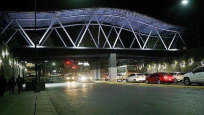 Inauguraron las revalorizaci�n del Puente Central C�rdoba