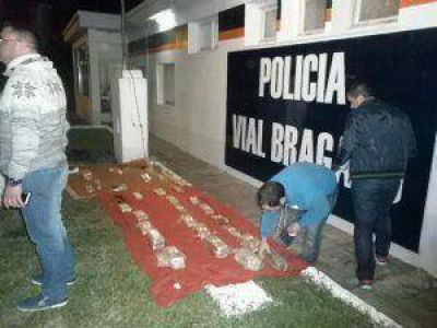 AHORA: Secuestran m�s de 21 kilos de droga en la Ruta 5