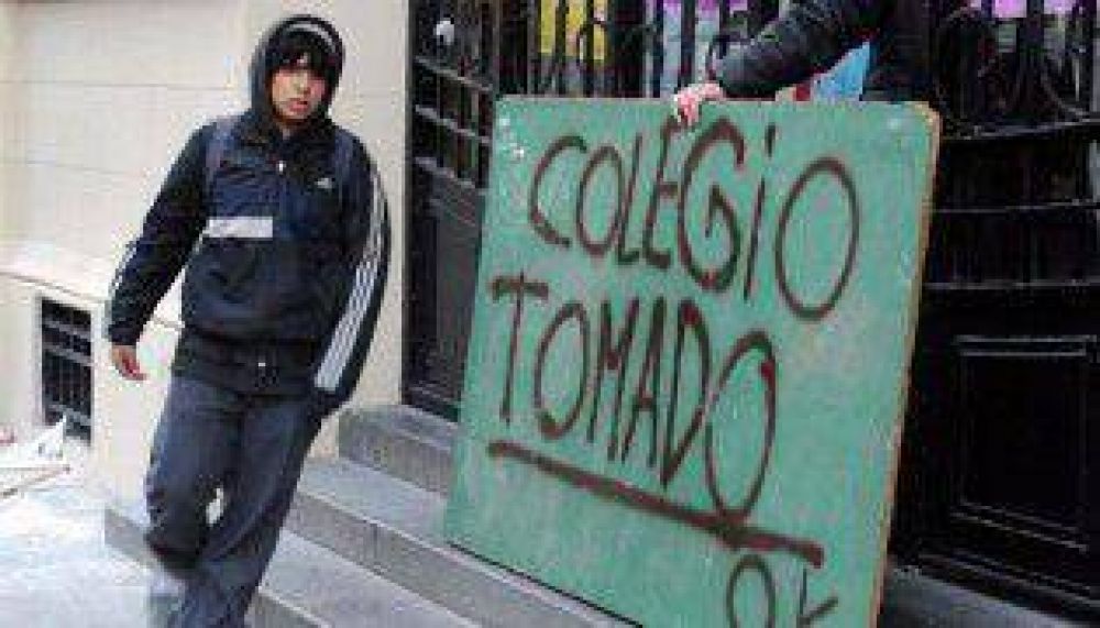 Ciudad confirm� que las escuelas tomadas recuperar�n los d�as