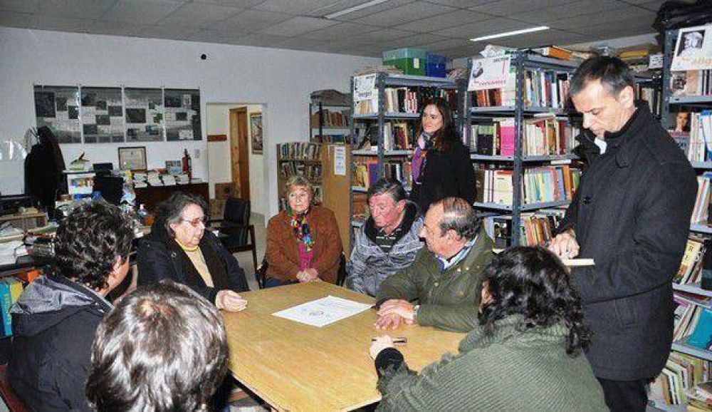El Intendente se reuni� con residentes en Reta