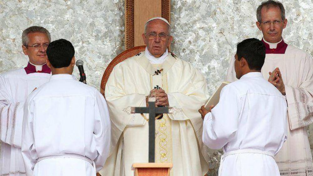 EN VIVO: Francisco preside una ceremonia multitudinaria en Santa Cruz de la Sierra
