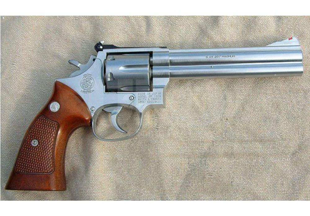 Alquil� un departamento y hall� arsenal de armas y balas
