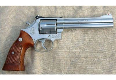 Alquil� un departamento y hall� arsenal de armas y balas