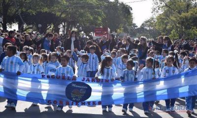 Ideales de libertad y participaci�n, ejes del mensaje de asistentes al desfile en la costa