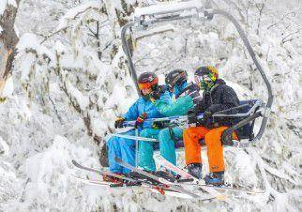 3800 personas disfrutaron de mucha nieve en Chapelco 