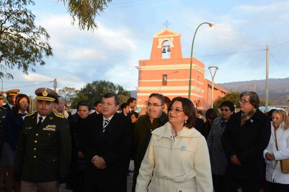 La gobernadora Luc�a Corpacci presidi� los festejos por el D�a de la Independencia
