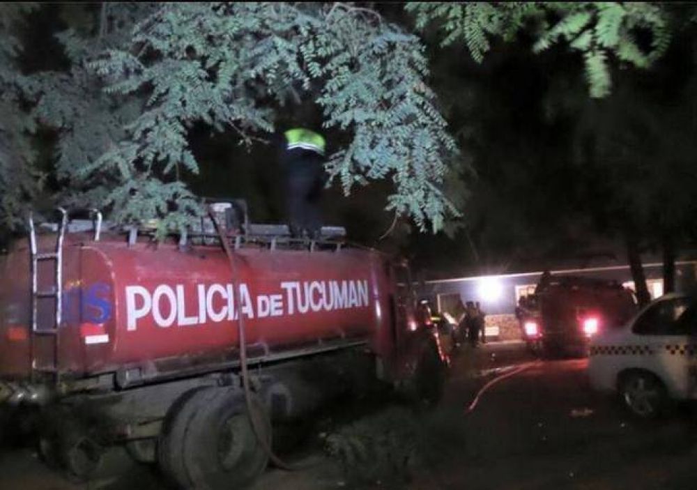 Ataque y principio de incendio en la comisar�a de El Colmenar