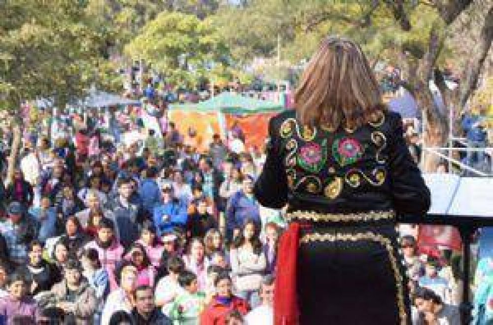 Ms de 20.000 personas asistieron a la Fiesta de la Empanada