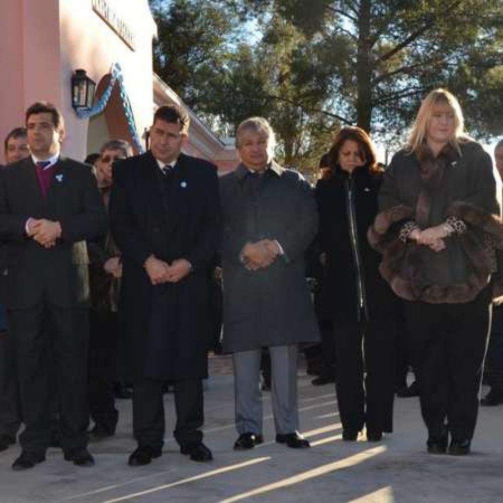 Casas y Bosetti encabezaron el acto central por el Dia de la Independencia en Chuquis