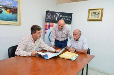 La Defensor�a intercede por la asistencia alimentaria a portadores de VIH y cel�acos