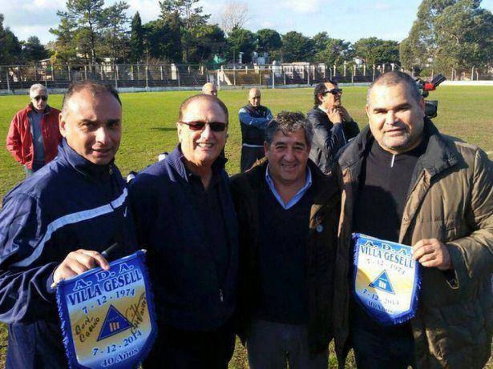 Jos� Luis F�lix Chilavert encabez� cl�nica de f�tbol con jugadores de Atl�tico
