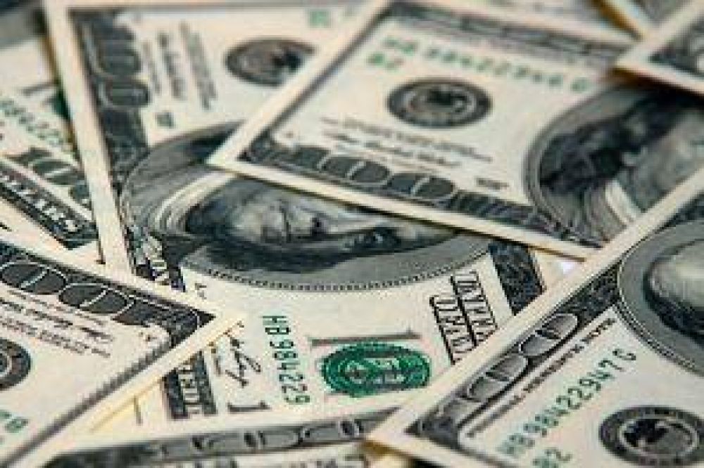 D�lar oficial cotiza estable a $ 9,13 y blue se ofrece a $ 13,60