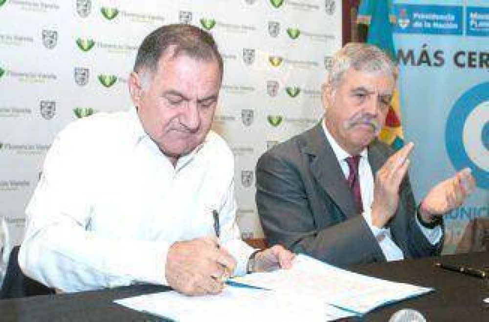 Pereyra y De Vido anunciaron inversiones para importantes obras en Varela