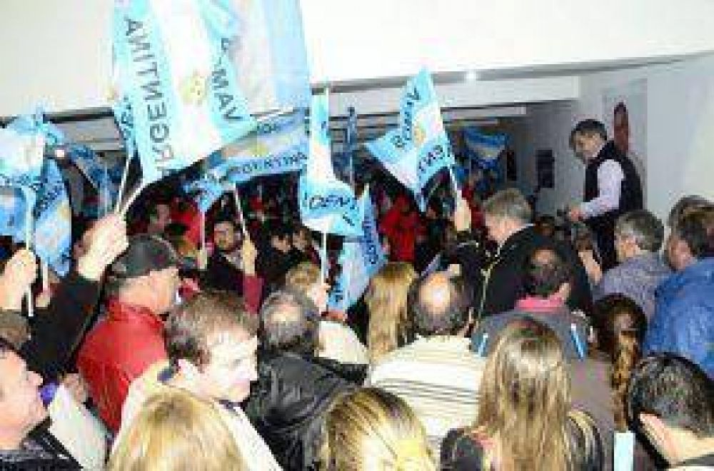 Guillermo Britos inaugur� su nuevo local en avenida Sarmiento