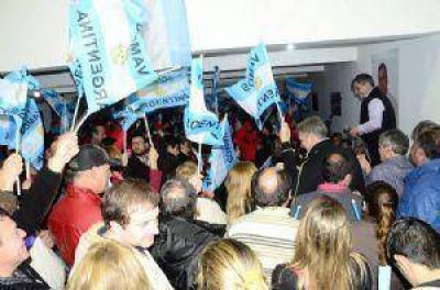 Guillermo Britos inaugur� su nuevo local en avenida Sarmiento