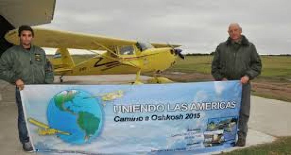 Los bahienses que viajan en un avi�n de 1946 llegaron a M�xico en camino hacia un festival en EEUU