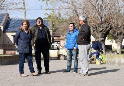 Obras de mejoramiento en la Plaza 17 de Octubre y en el Cementerio de Sierras Bayas
