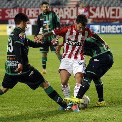 Sin ideas ni goleadores, se enred� en intenciones