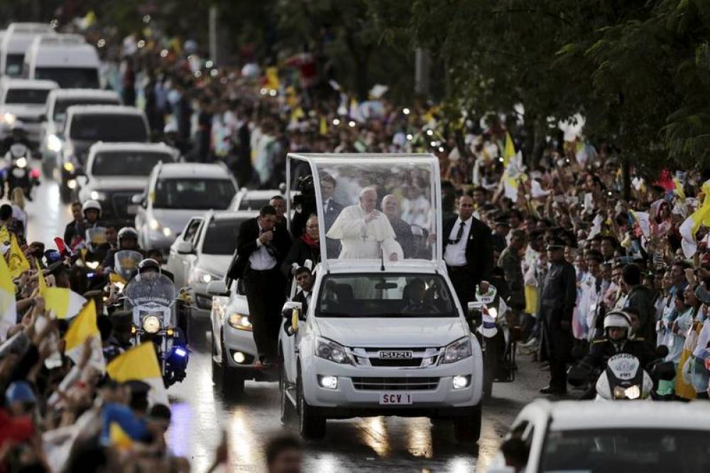 El Papa exalta el papel de la mujer paraguaya