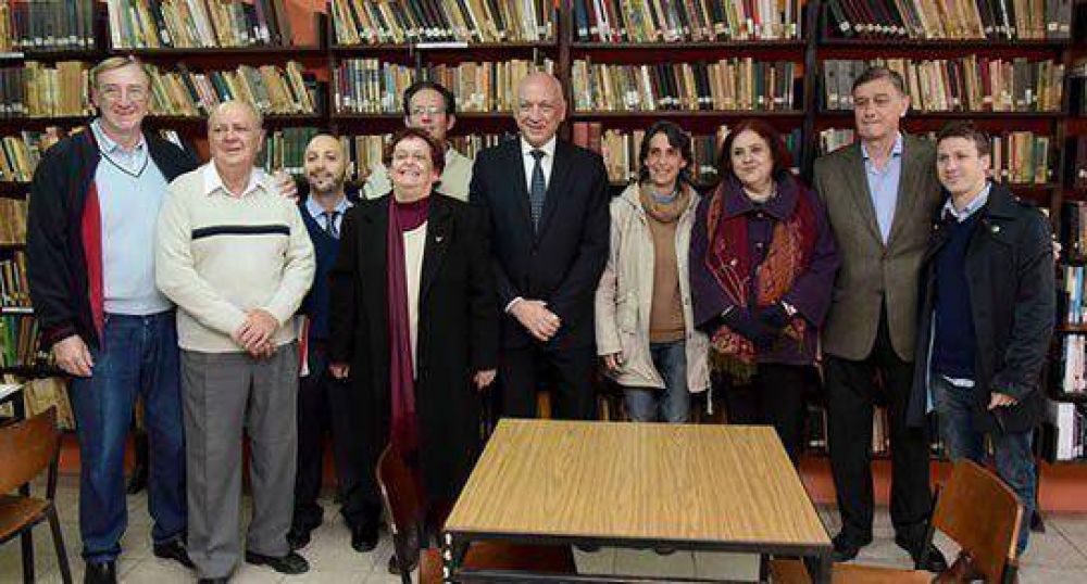 Bonfatti en la Biblioteca Vigil